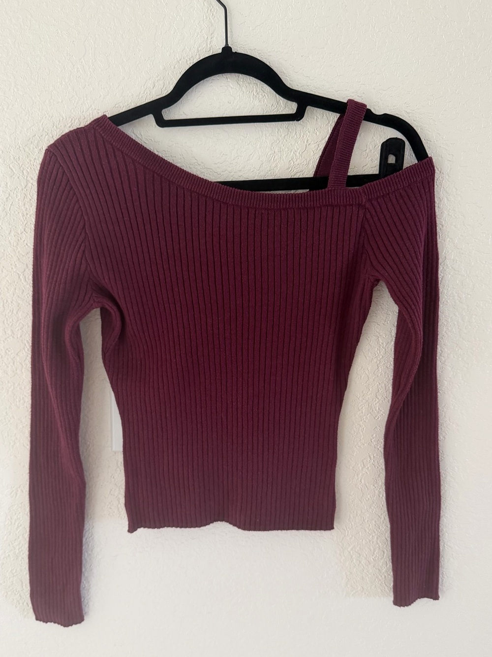 Aeropostale Burgundy Ribbed Off-the-Shoulder Long Sleeve Top - Size M
